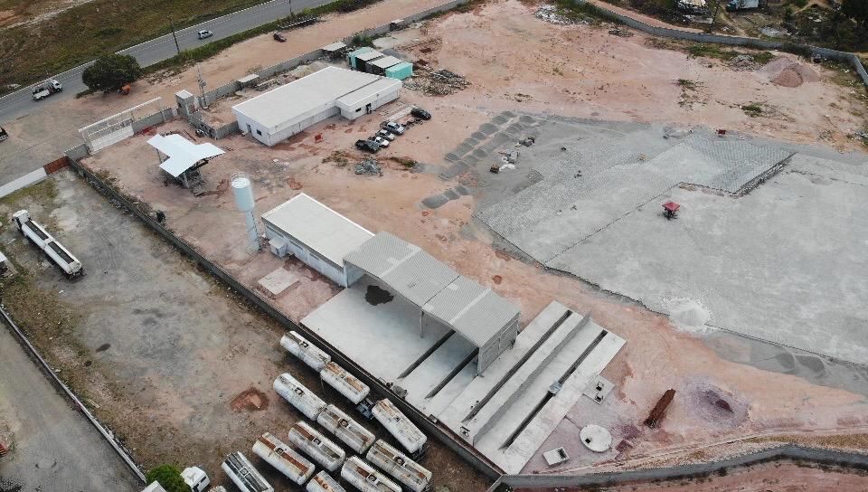Vista aérea de obra industrial executada pela Da Fonte Construções e Reformas